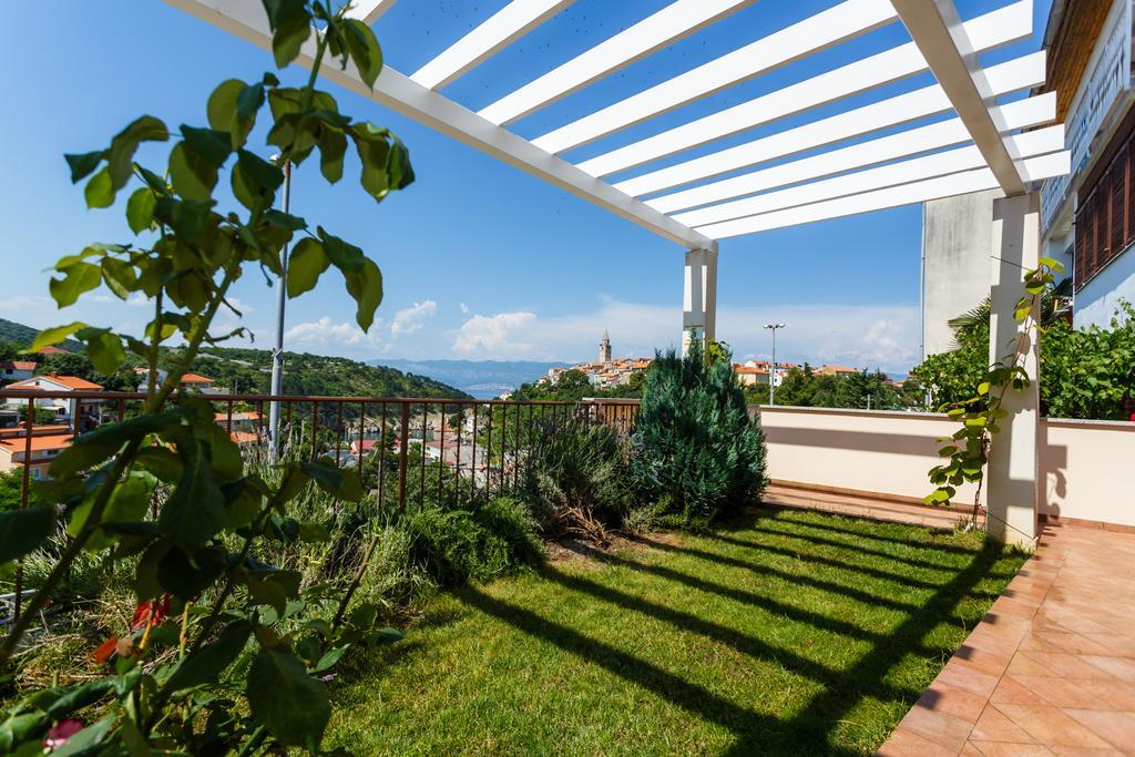 Villa Mirela Apartment Vrbnik Exterior foto
