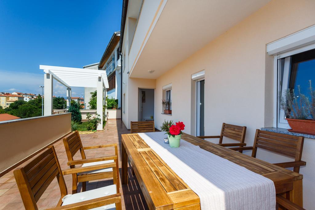 Villa Mirela Apartment Vrbnik Exterior foto