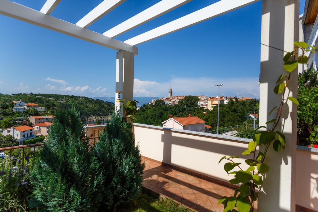 Villa Mirela Apartment Vrbnik Exterior foto