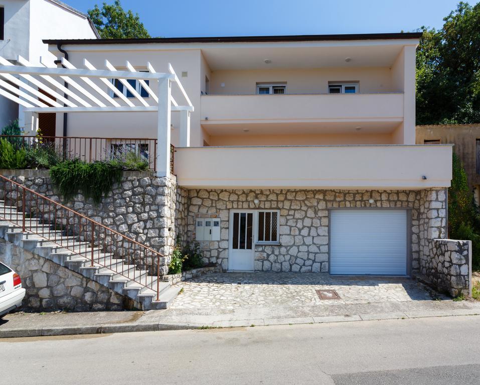 Villa Mirela Apartment Vrbnik Exterior foto